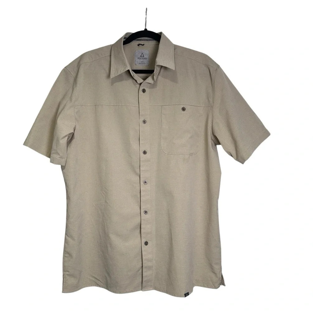 Ascend Zephyr L Tan/Khaki Solid Short Sleeve Button Down Shirt